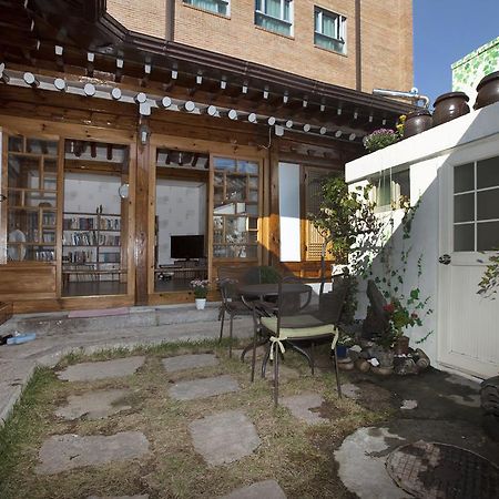 Vine Hanok Guesthouse Seoul Exterior photo