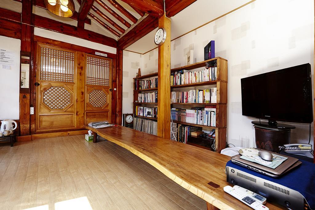 Vine Hanok Guesthouse Seoul Exterior photo